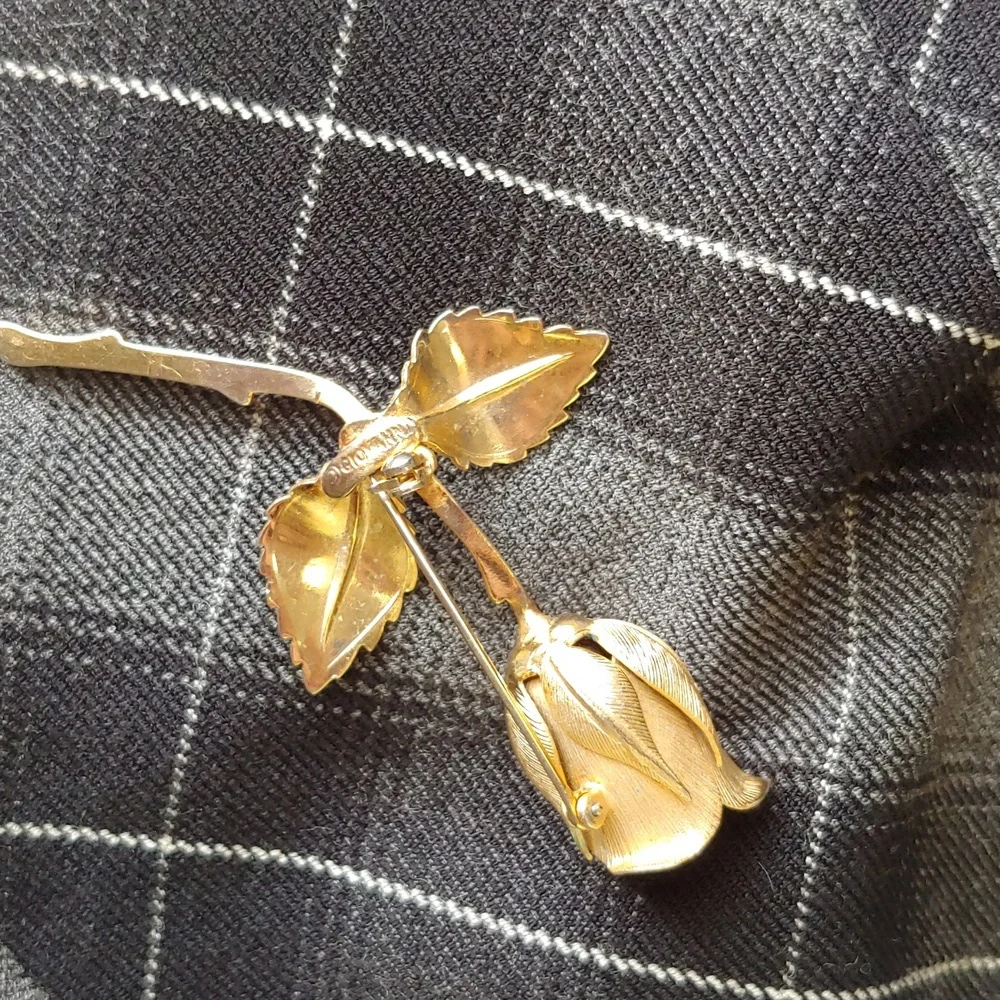 Vtg Giovanni Rose Brooch, Gold Tone